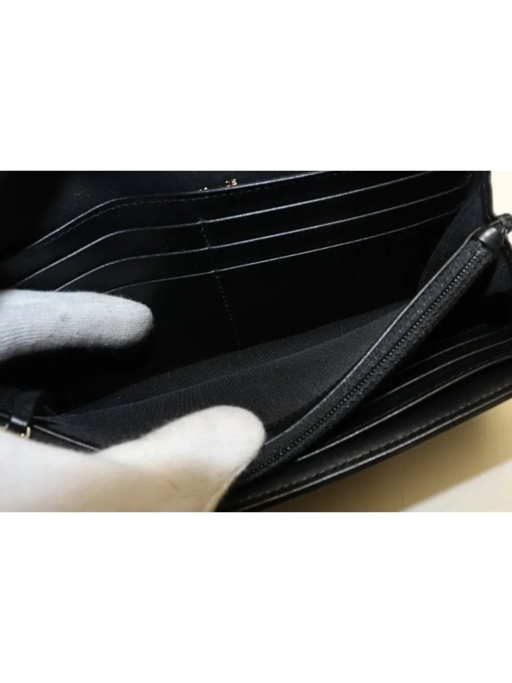 Chanel Chez Blanc GD Leather Bifold Wallet